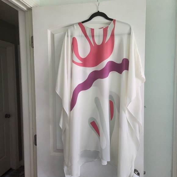 ISSA Londons Silk Flowy White and Pink Abstract Kaftan - Picture 2 of 8